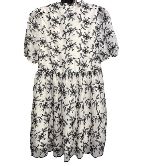 DRAPER JAMES Puff Sleeve Floral Embroidered Mini White Black Scalloped Hem Sz M - Picture 2 of 16
